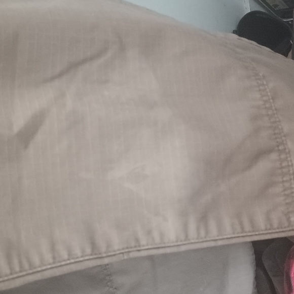 Sog  pants see pics for stain in knee  makes for great work pants - Picture 2 of 4